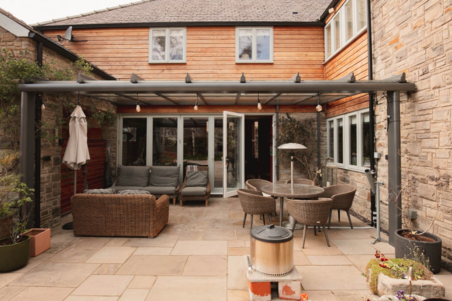Birchwood House outdoor seating area